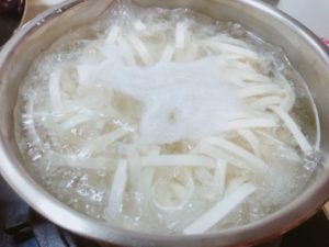 麻醬麵の麺