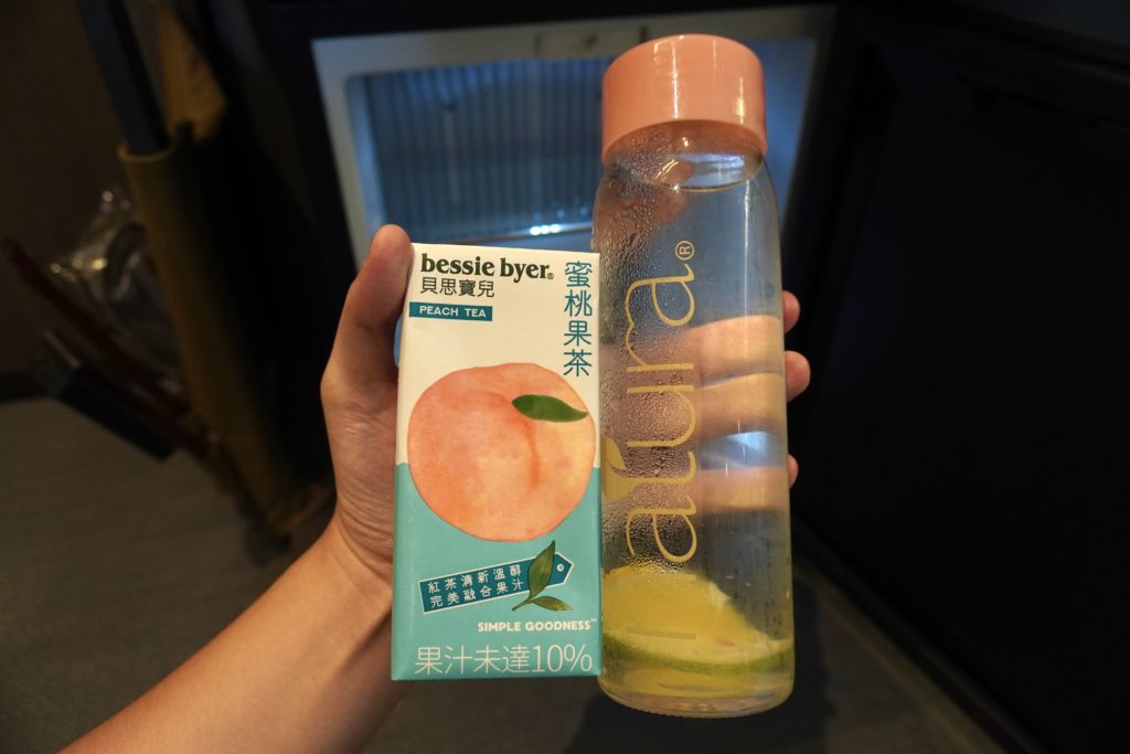 桃のジュースと炭酸水